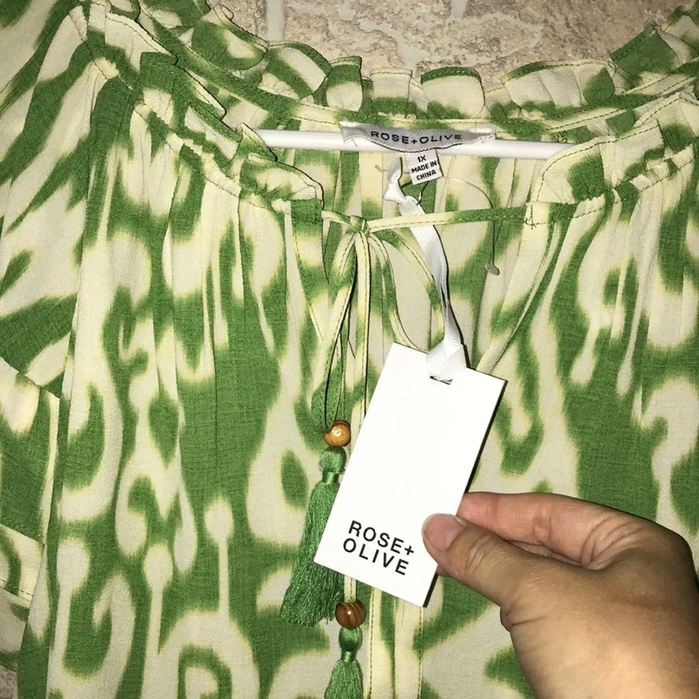 ✅Rose & Olive Blouse
